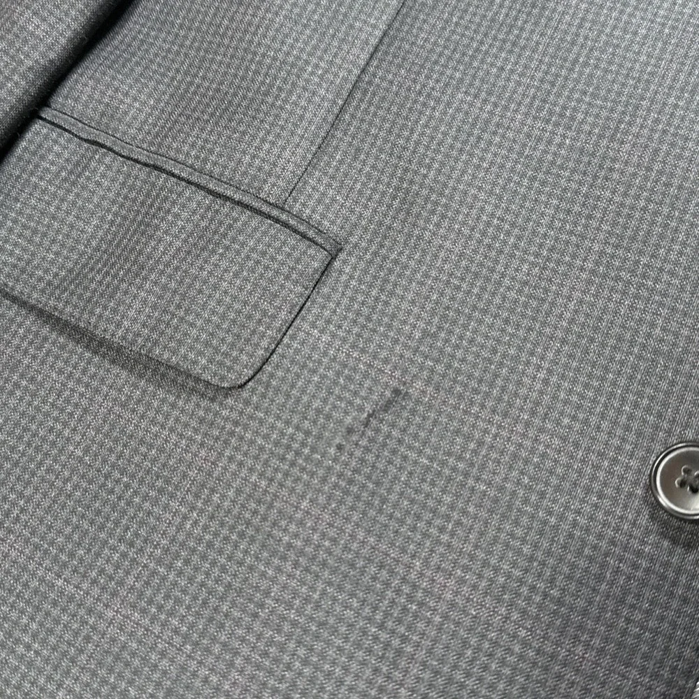 Joseph Abboud small flaw